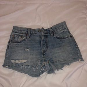 Size 25 Levi’s 501 high-rise light wash shorts